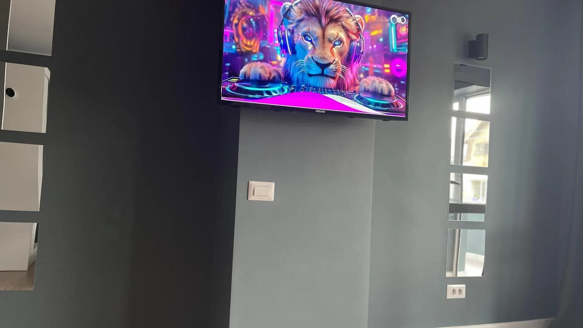 V Apartament - Ultra Central Otopeni Romania